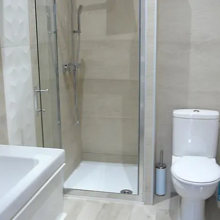 2 Bedrooms In Central Location On The Famous Place Massena Apartamento Niza