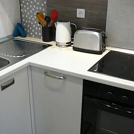 2 Bedrooms In Central Location On The Famous Place Massena * Nizza