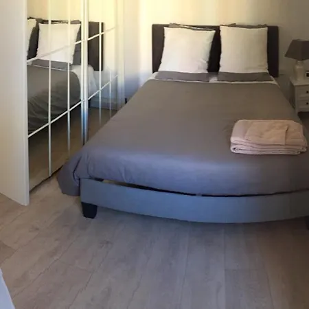 2 Bedrooms In Central Location On The Famous Place Massena Apartamento *